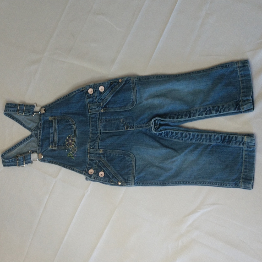 Genuine Kids Oshkosh bib overalls. Size girls 18 mos.